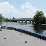 Kepler Lake is divided into upper and lower sections by a
concrete bridge.
