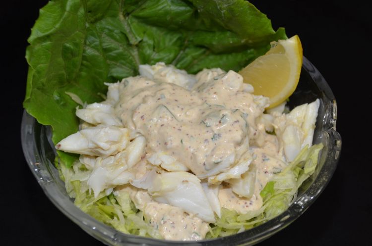The Smith & Smith Crabmeat Salad is cool and refreshing and fully features the taste of crabmeat.
