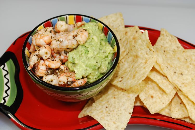 Shrimp and Avocado Dip is not only delicious, it is marvelously easy to prepare, the ideal thing to snack during the hours that the courtbouillon is cooking.