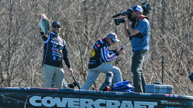 Bradley Roy shows off a big Bussey Brake bass that helped him win $100,000 as the champion of the MLF Stage One tournament that concluded there Feb. 10. (Photo courtesy Major League Fishing)