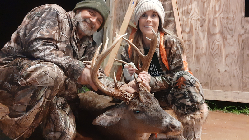 Father-daughter hunt ends with great buck