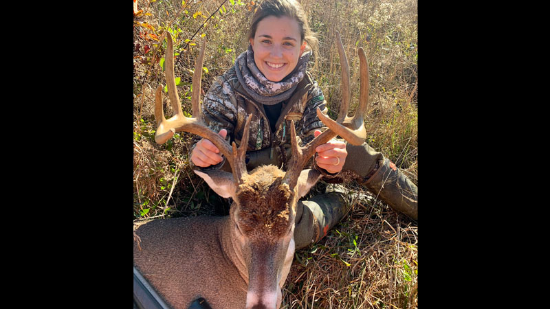 Amelie Landry with the buck she took on Nov. 13, 2021 in Hicks, La.