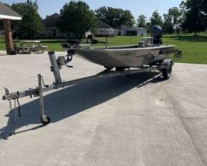 Great Deal – 2015 Semi-V 18ft long with trailer and 2019 50 Yamaha