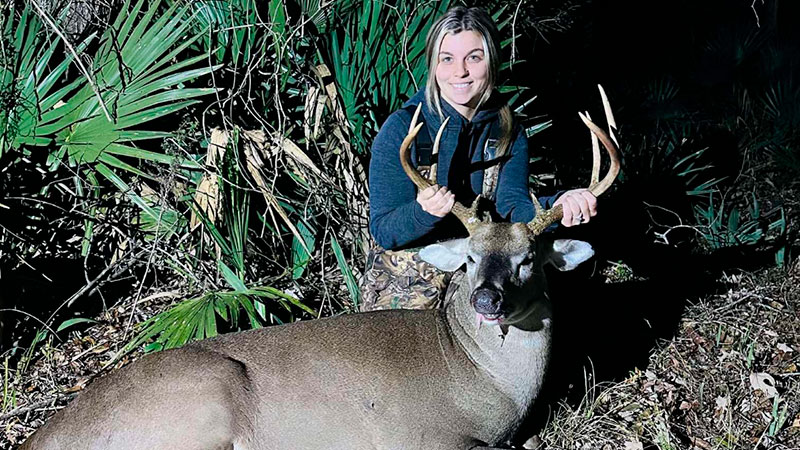 Raygan Leckelt's 8-point buck
