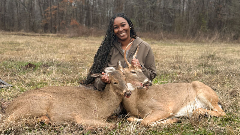 My husband (kwsoutdooradventures) and I climbed into the stand on a private pipeline in North Louisiana at 6 a.m.