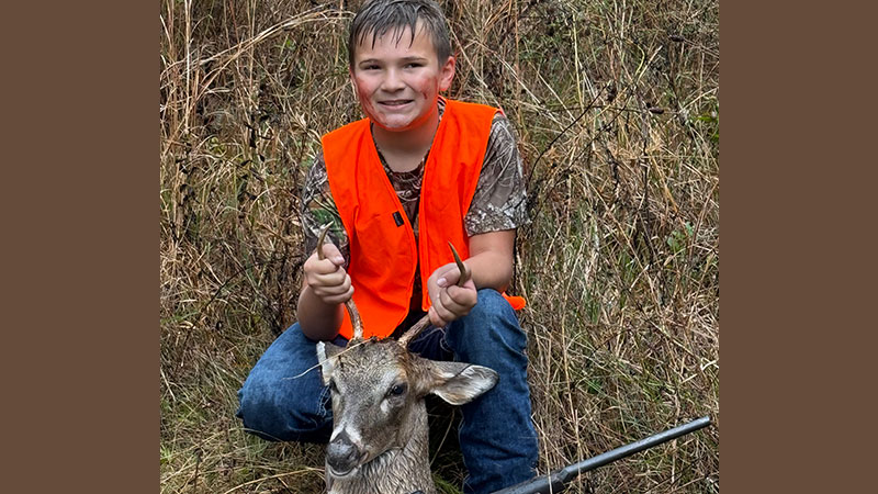 Rustyn Ravia's first buck