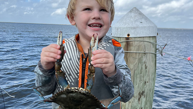 Weston Koy goes crabbing