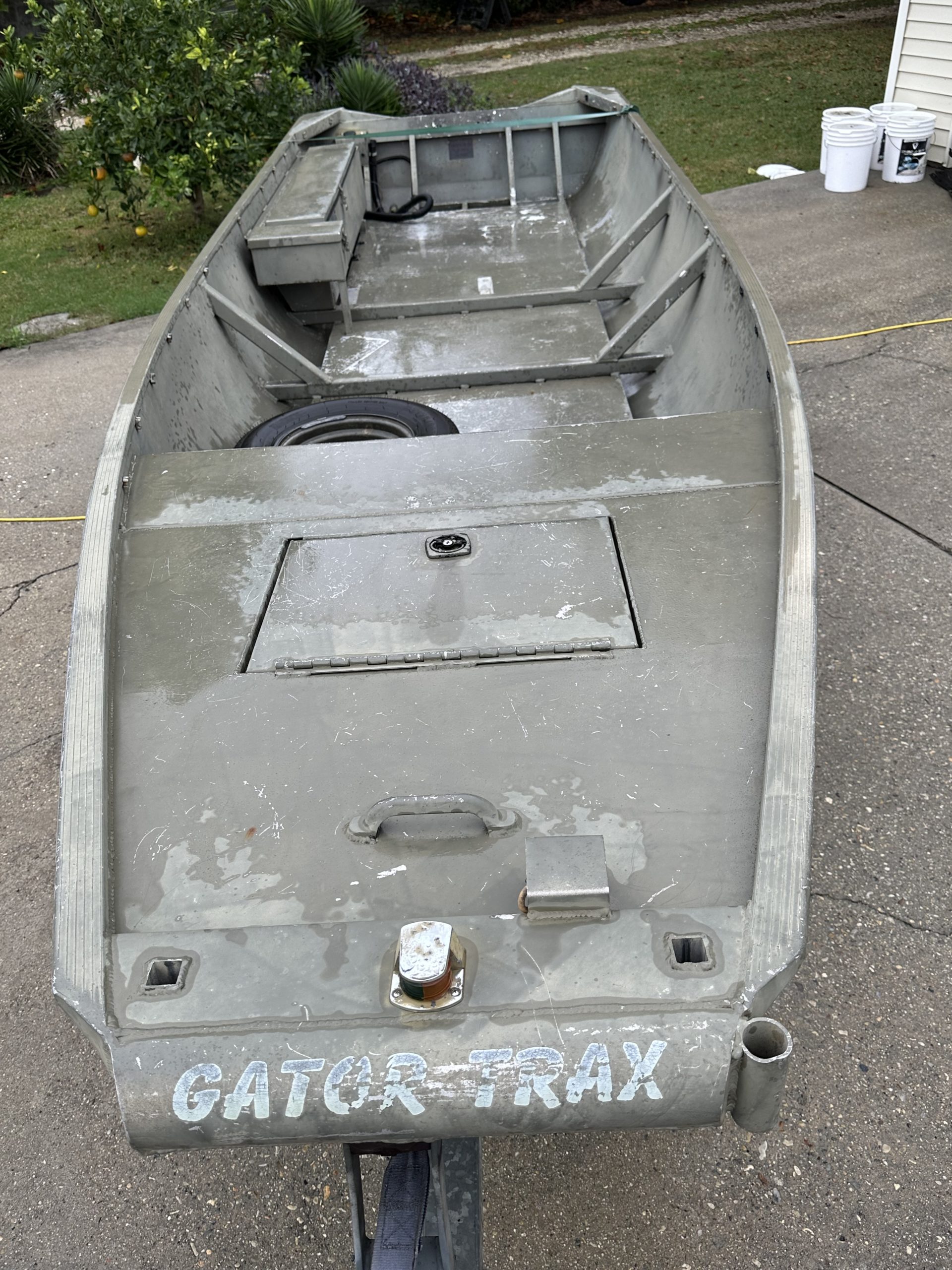 18’ GatorTrax boat