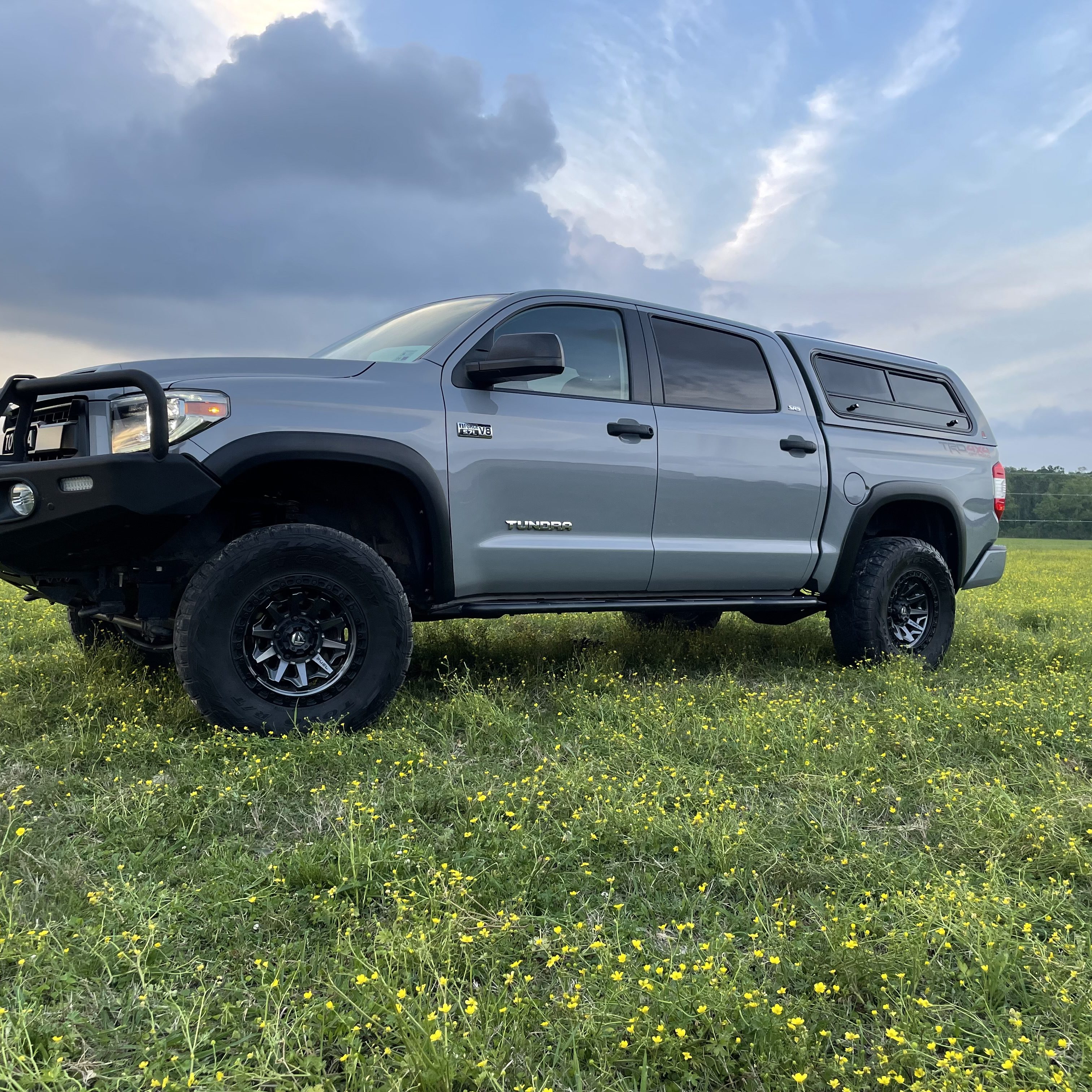2018 Toyota Tundra CrewMax SR5 Pickup 4D 5 1/2 ft
