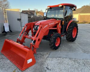 Kubota MX6000 CAB Tractor 63HP 4WD Loader HST Front Hydraulics 336Hrs! Warranty Till 2028!