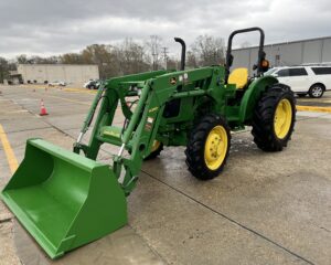 John Deere 5055E Diesel Tractor 55HP 4WD Loader SyncShuttle Transmission Extra Remote