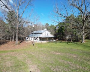 385 Acres & Lodge in Meadville, MS