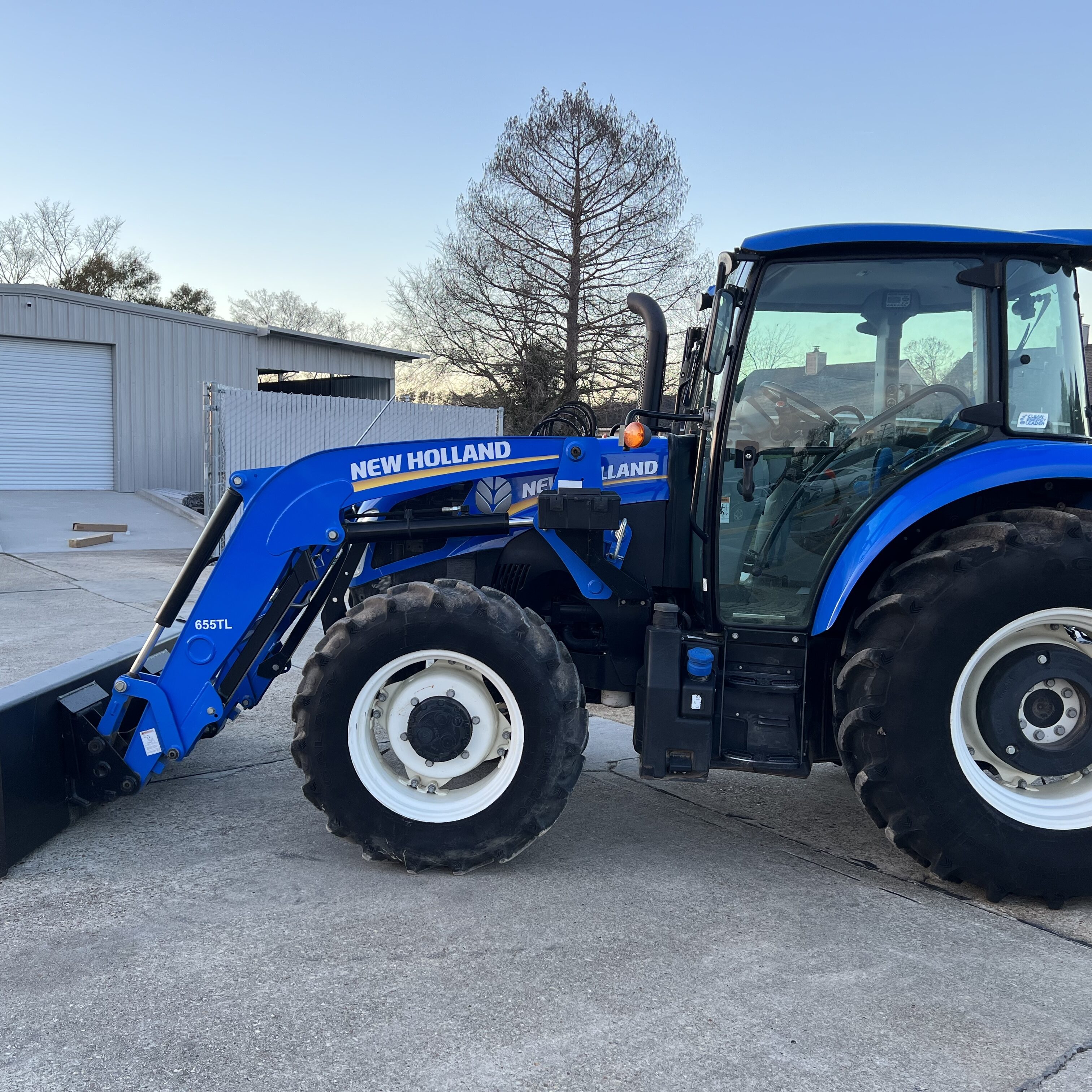New Holland T4.120 CAB Tractor 118HP 4WD Loader 12/12 Hydraulic Shuttle Buddy Seat Excellent Condition!