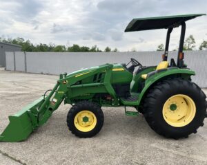 John Deere 4044M Diesel Tractor 44HP 4WD Loader HST Hydrostatic Transmission Only 550 Hours! Excellent Condition!