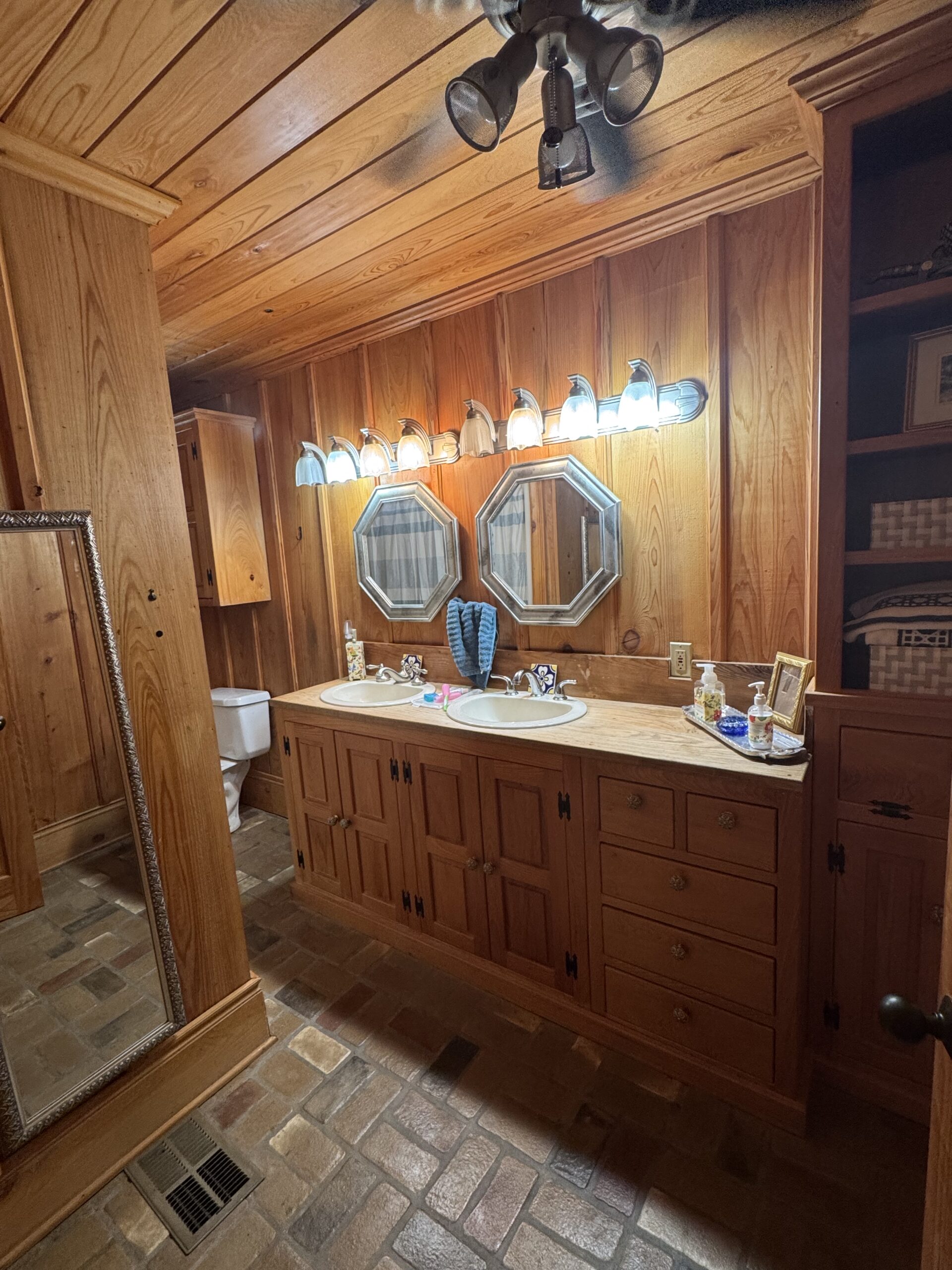 4011 LAKE MARY RD, WOODVILLE, MS – $290,000
