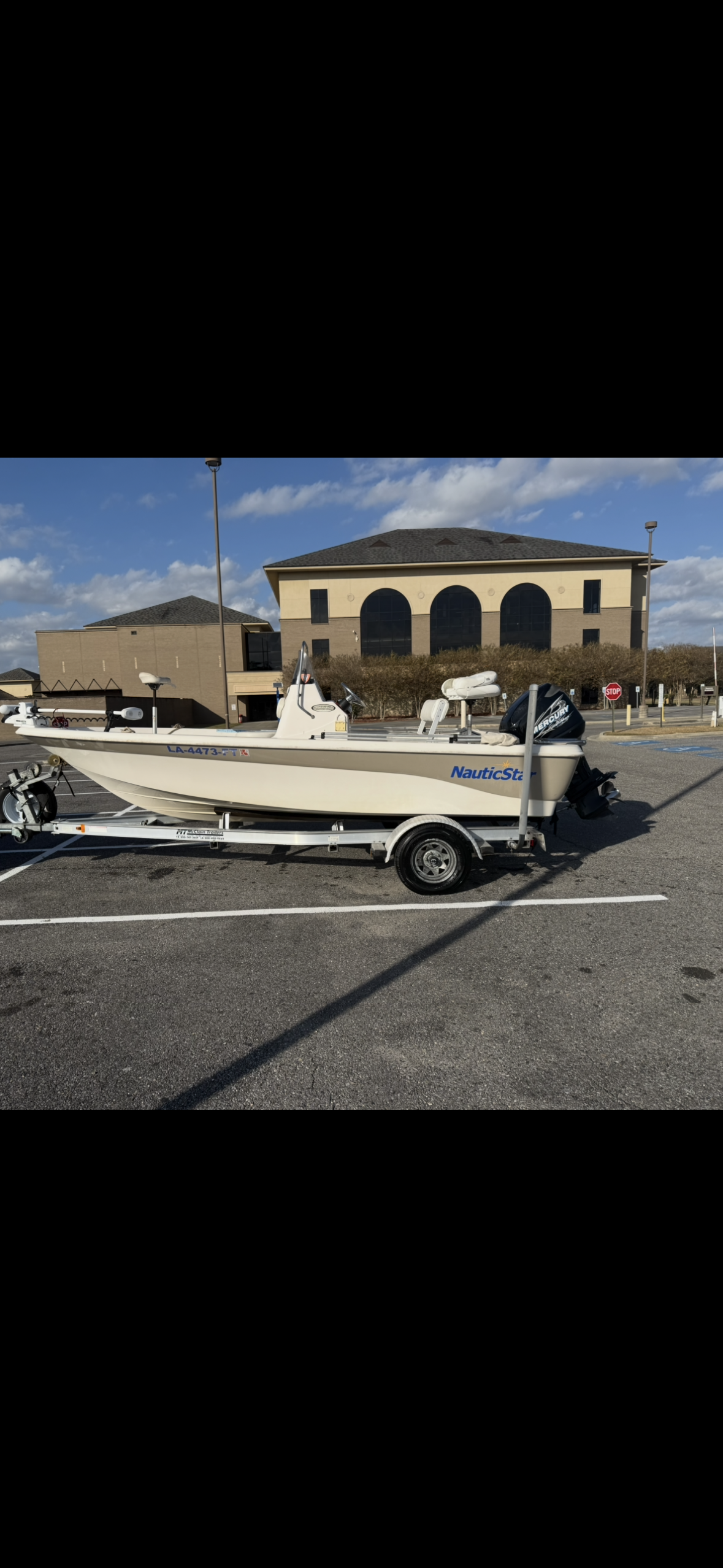18’ Nautic Star center console