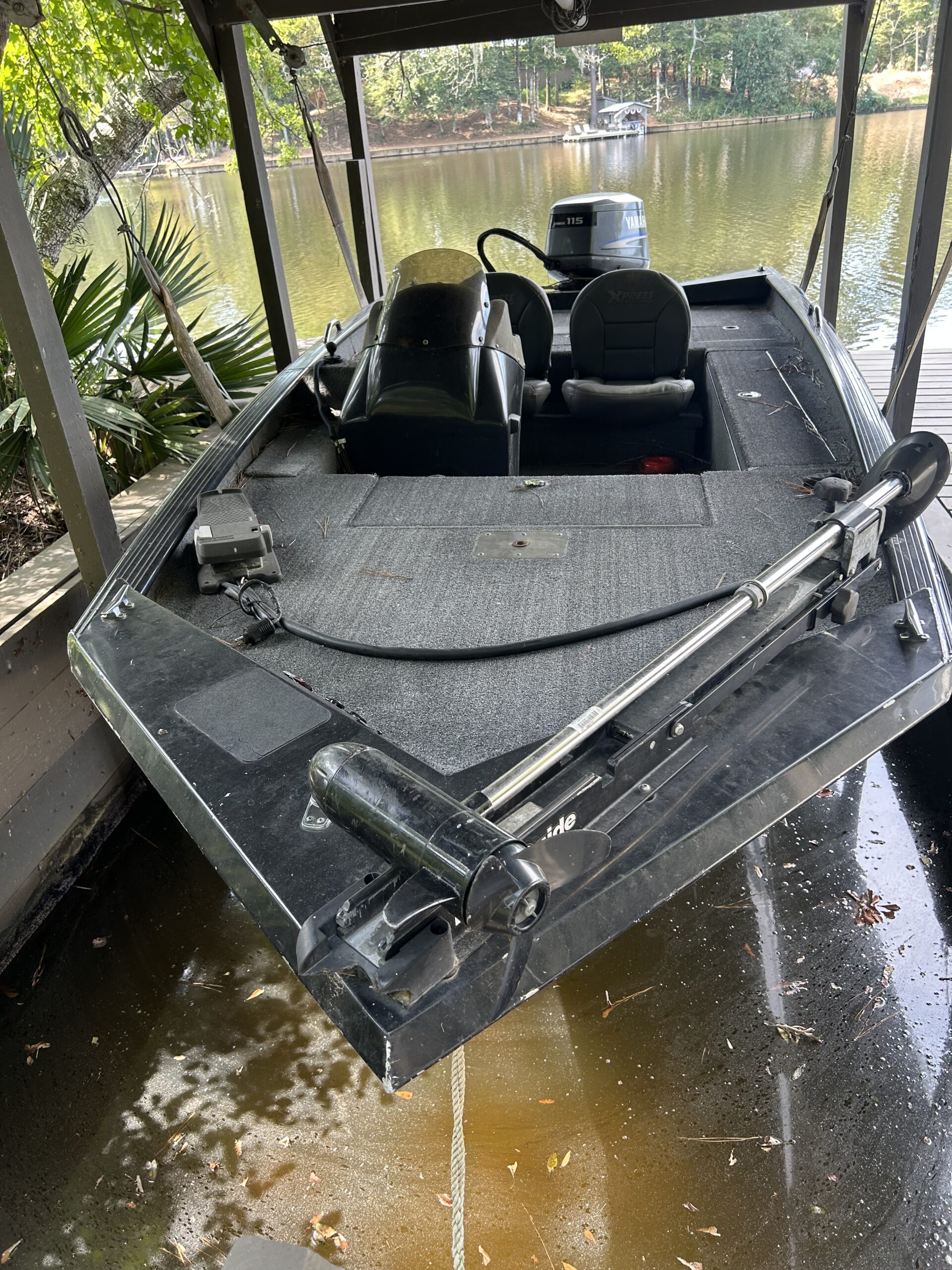 2005 Xpress 17 ft Bass Boat