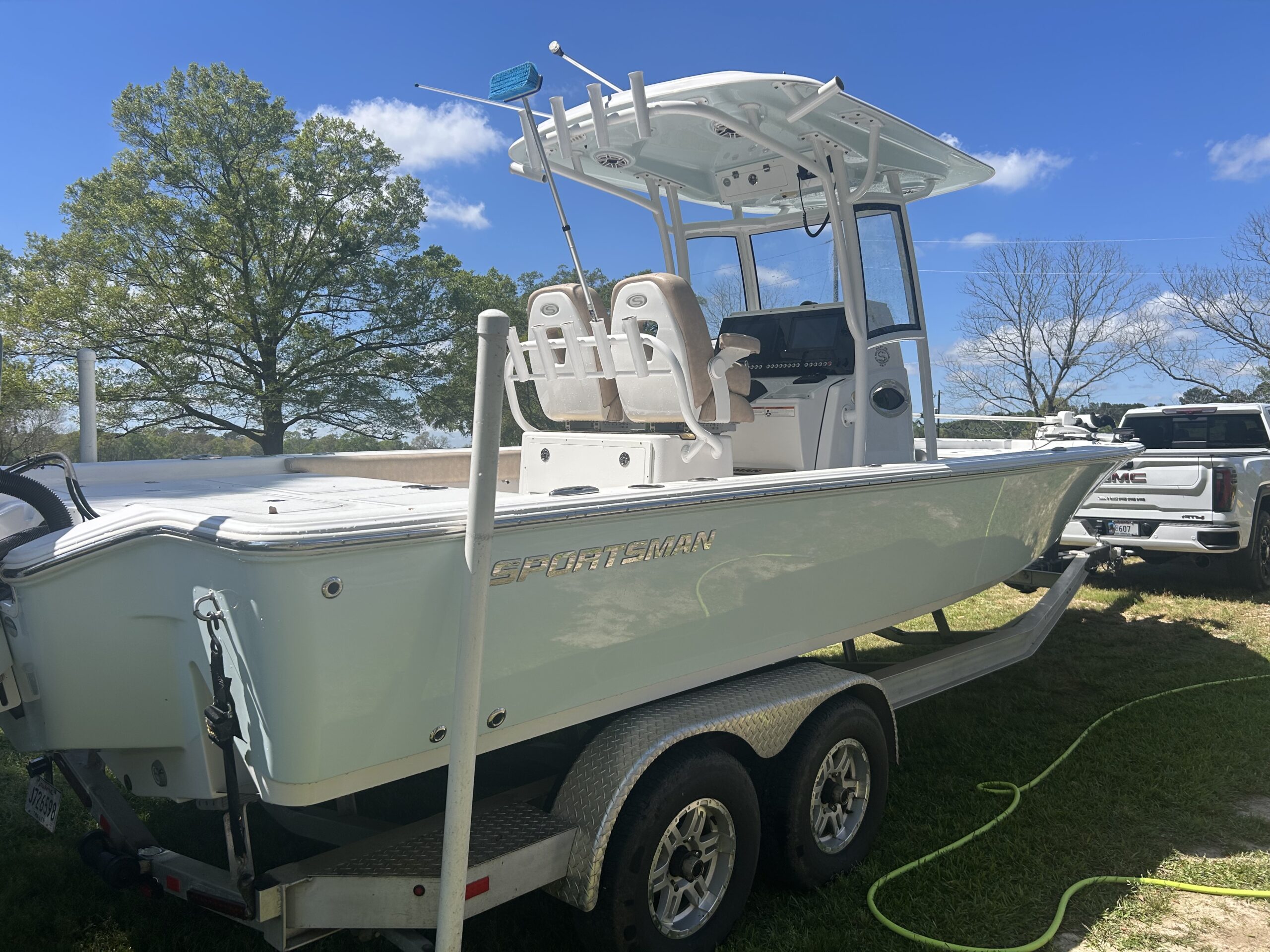 2019 Sportsman Masters 267 Bay Boat