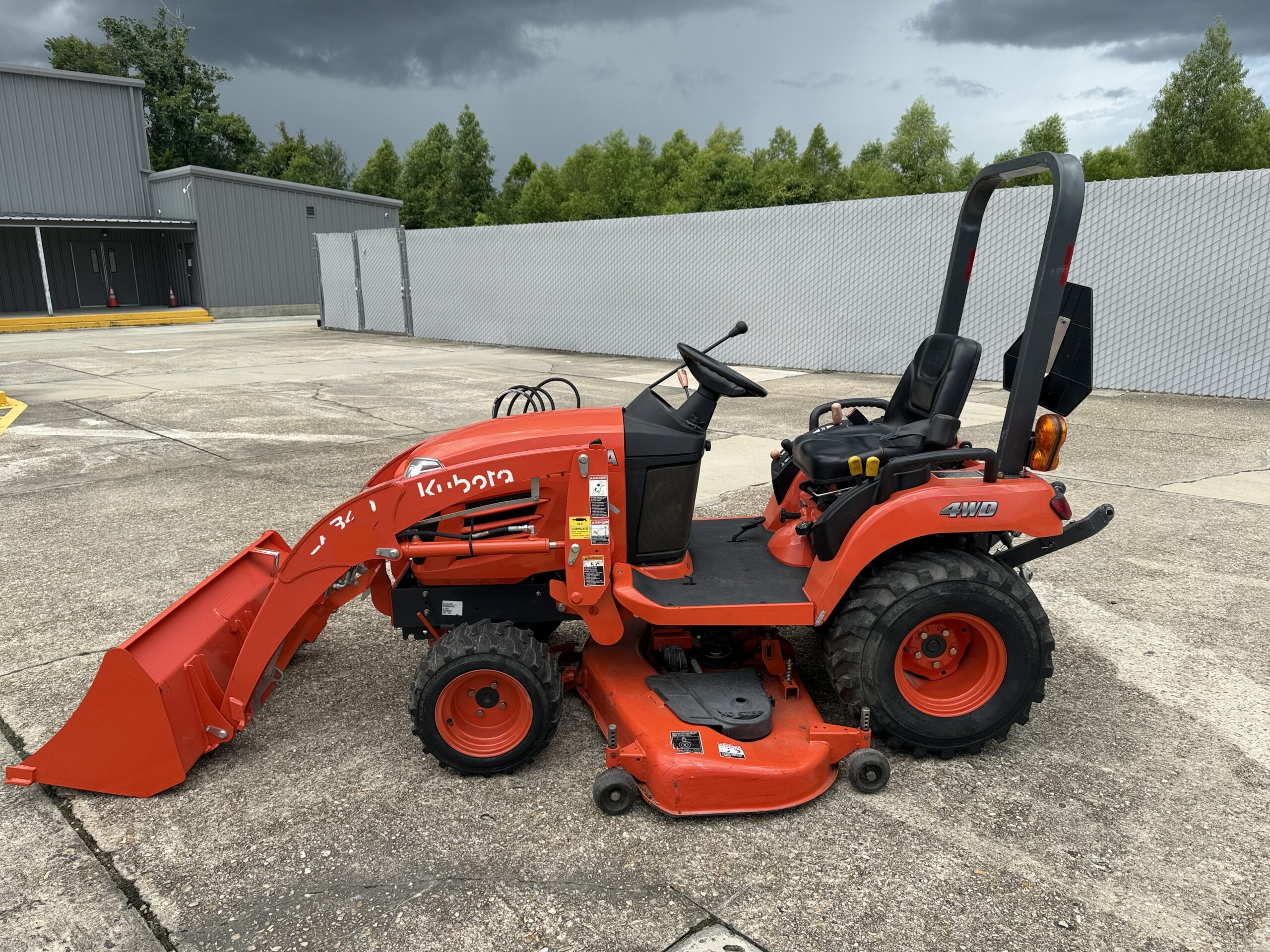 Kubota BX2350 Diesel Tractor 23HP 4WD Loader HST Hydrostatic 60″ Hydraulic Mower Deck