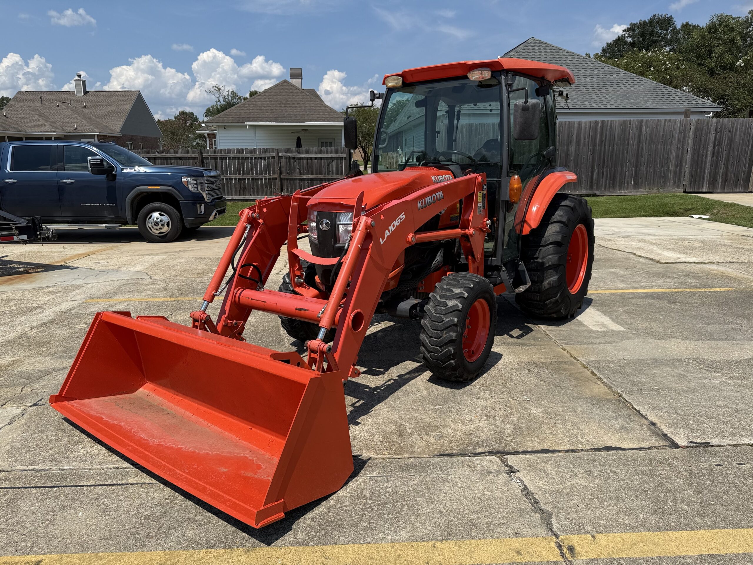 Kubota L6060 CAB/AIR Tractor 63HP 4WD Loader HST Hydrostatic Excellent Condition!