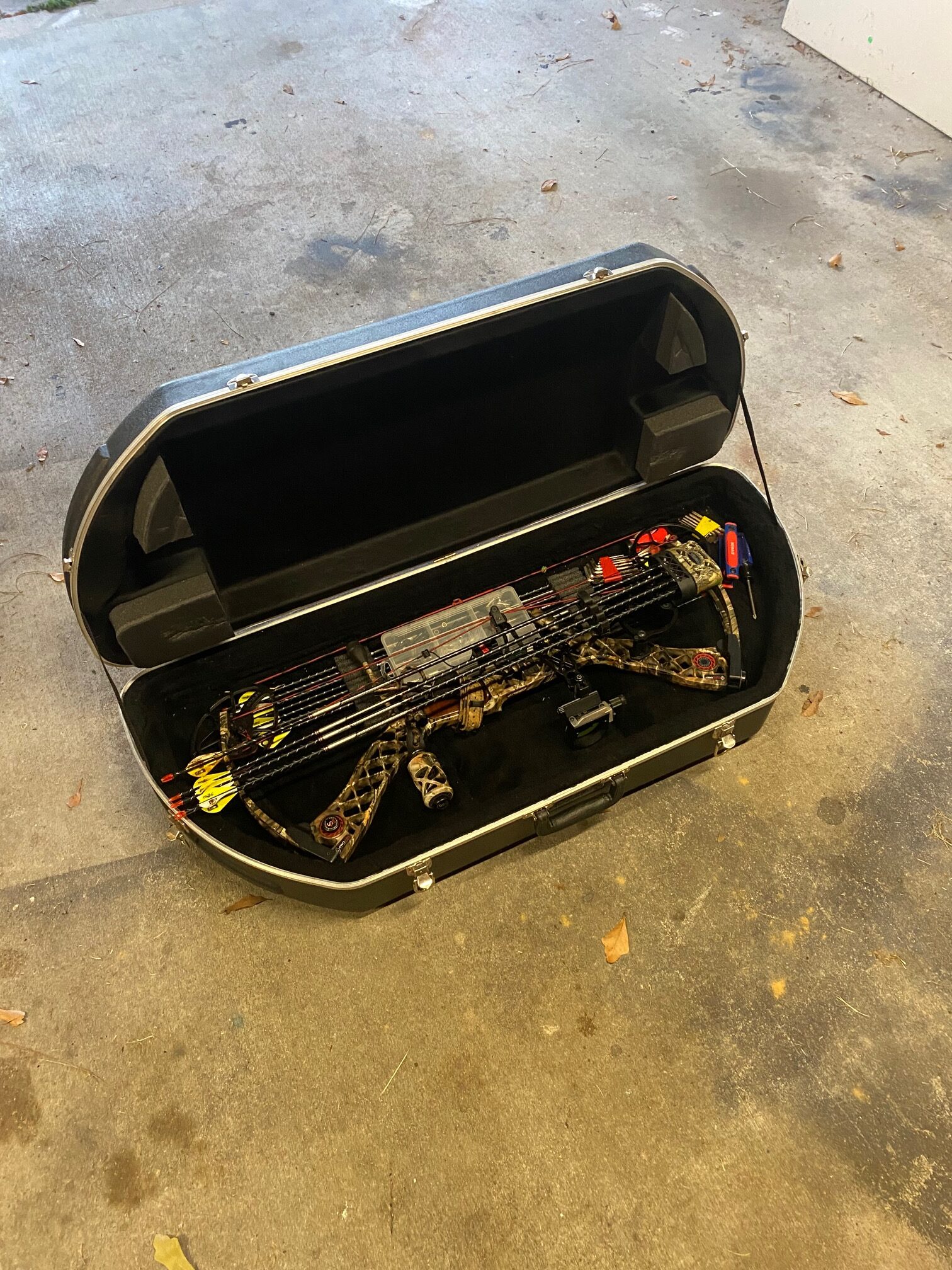 Mathews Creed 28″ Draw and SKB Hard Case