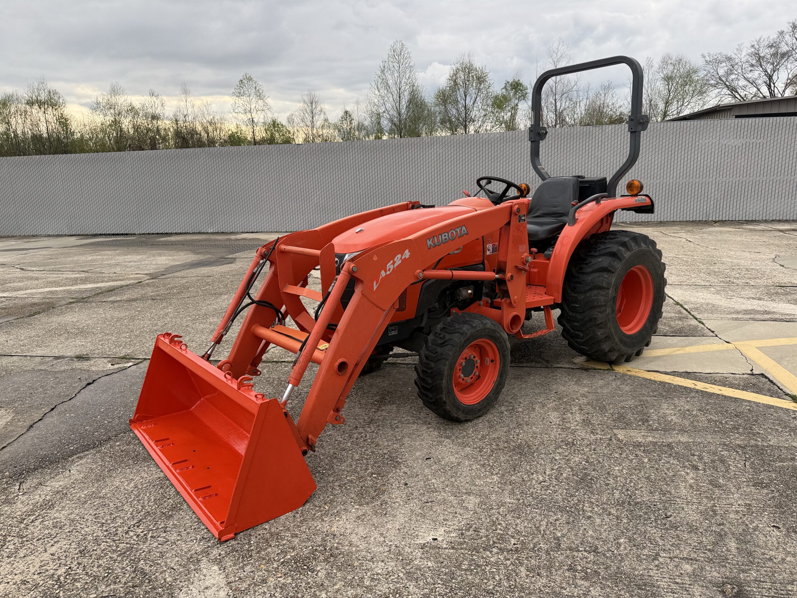 Kubota L3800 Diesel Tractor 38HP 4WD Loader Mech Shuttle Only 553Hrs! Excellent Condition!