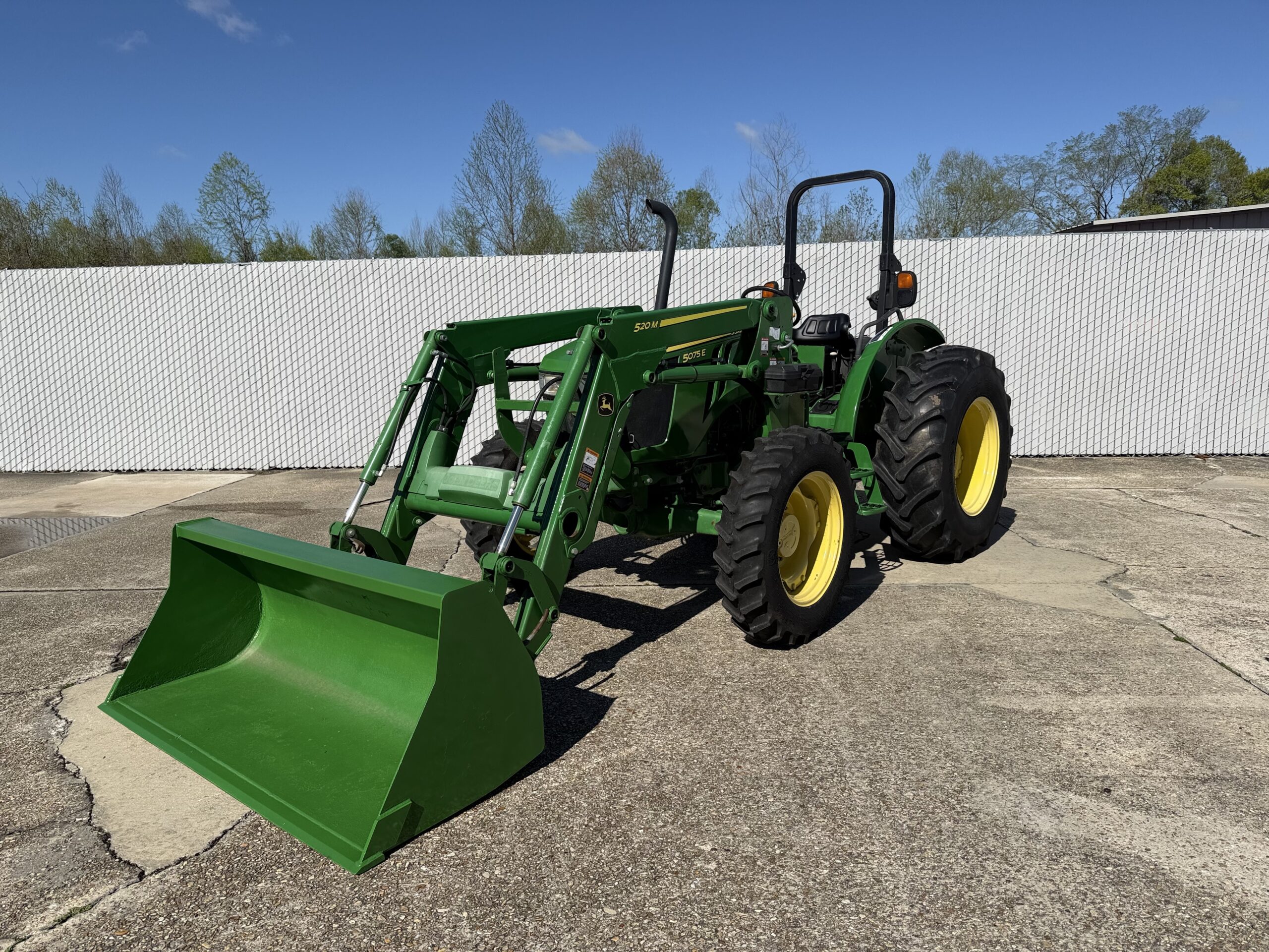 John Deere 5075E Tractor 75HP 4WD Loader Left Hand PowerReverser Barn Kept! Excellent Condition !