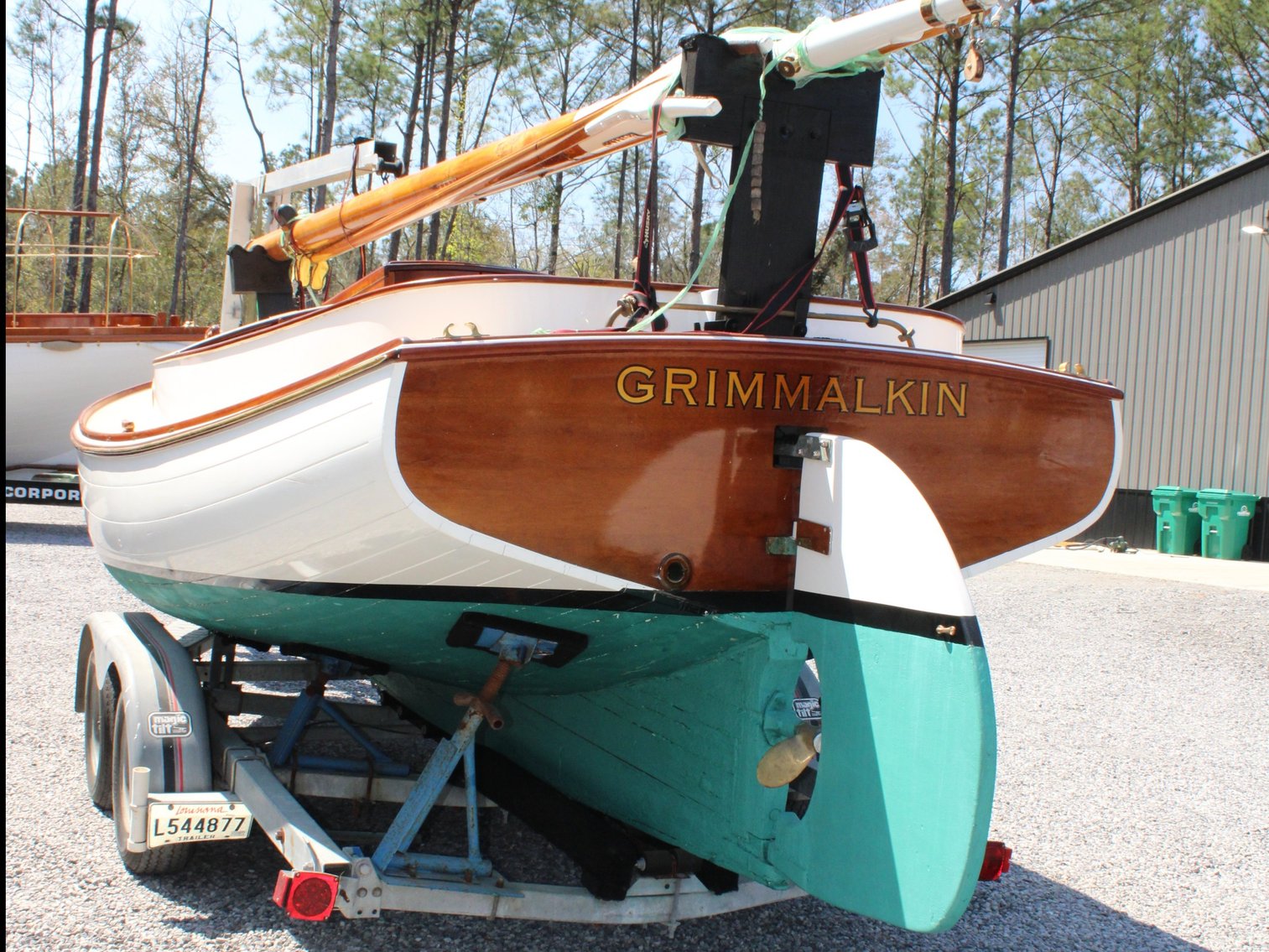 4.30.26 | #9545 • GRIMMALKIN – 18′ FENWICK WILLIAMS CLASSIC WOODEN CATBOAT w/ TRAILER