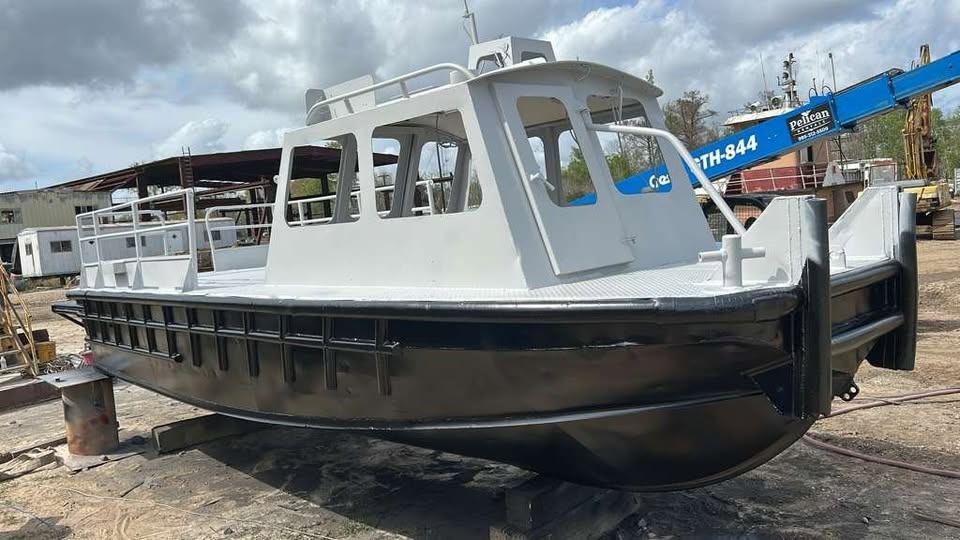4.23.26 | Marine Auction | #106 • 26′ ALUMINUM CREW BOAT