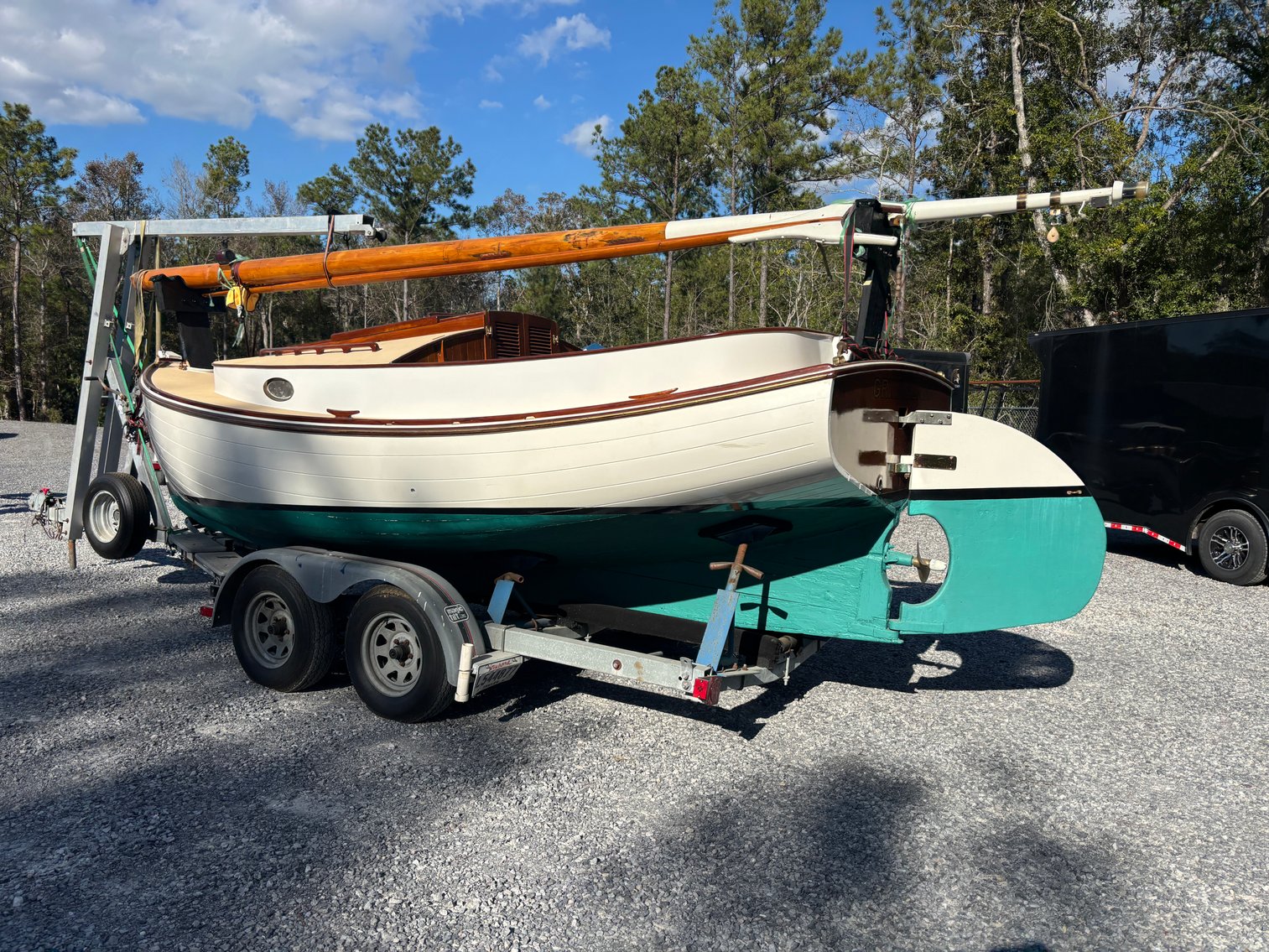 4.30.26 | #9545 • GRIMMALKIN – 18′ FENWICK WILLIAMS CLASSIC WOODEN CATBOAT w/ TRAILER
