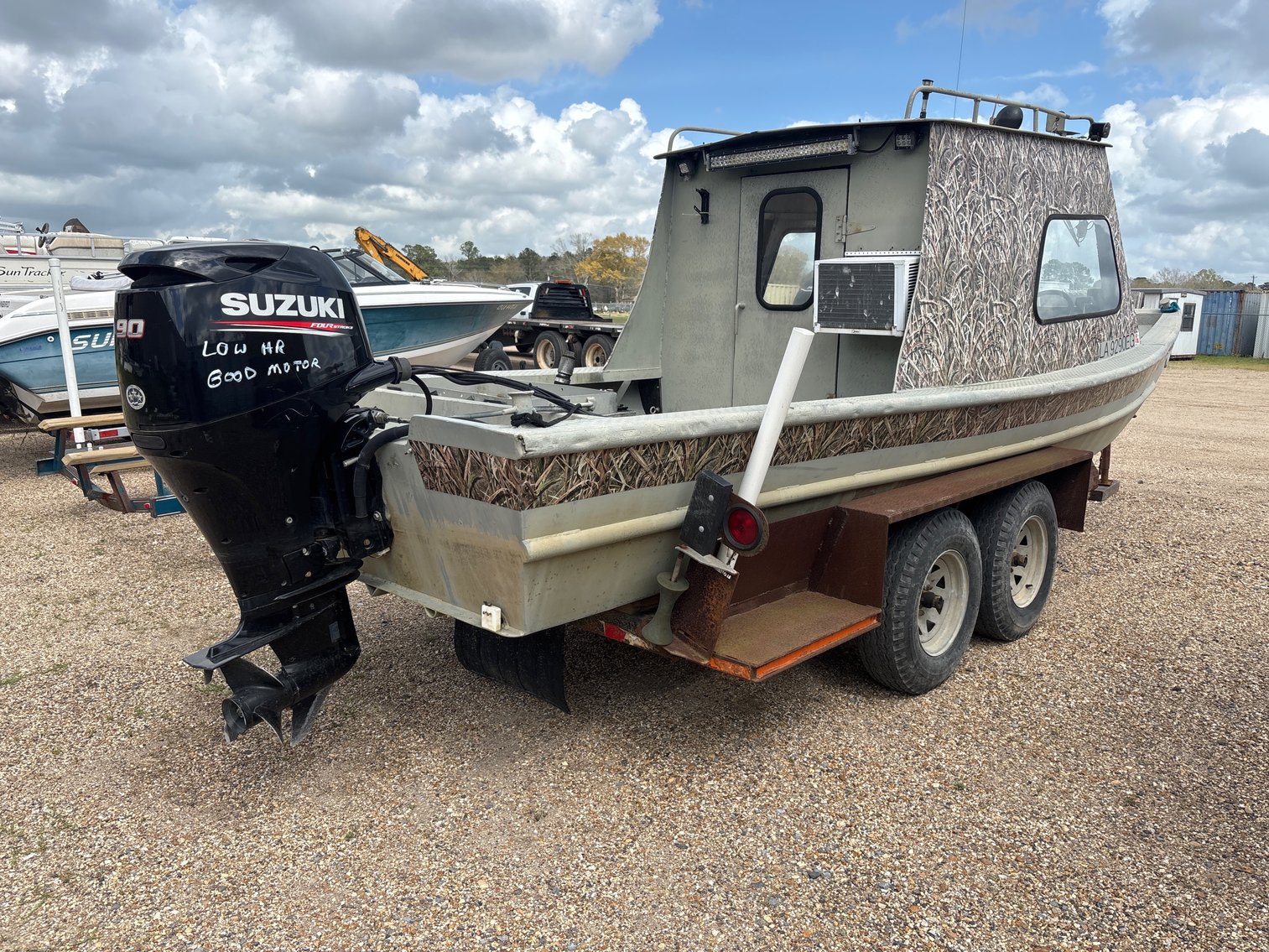 #101 • 20′ HEAVY-DUTY 2003 ALUMINUM CABIN BOAT WITH 90HP SUZUKI