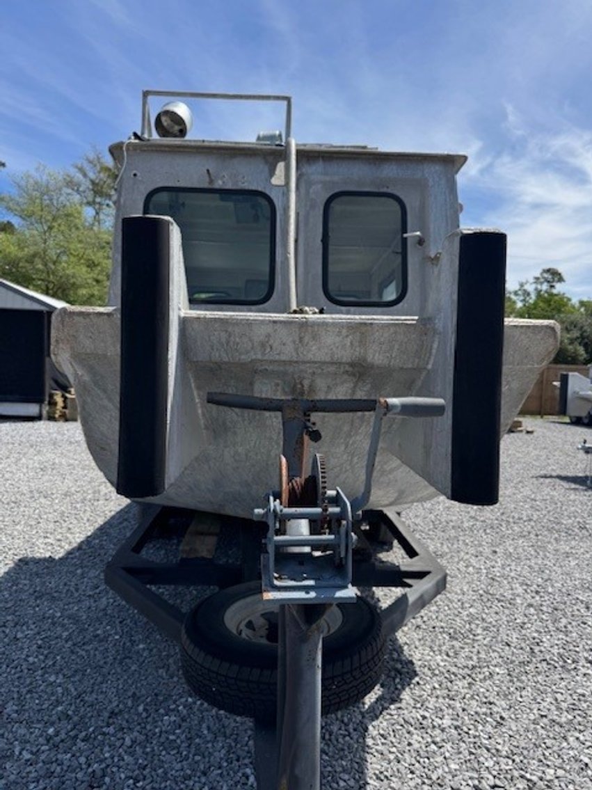 4.23.26 | #105 • 2010 22/23’ X 7’ AMERICAN BOAT