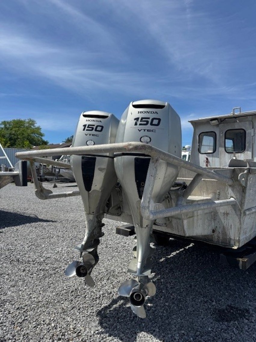 4.23.26 | #105 • 2010 22/23’ X 7’ AMERICAN BOAT