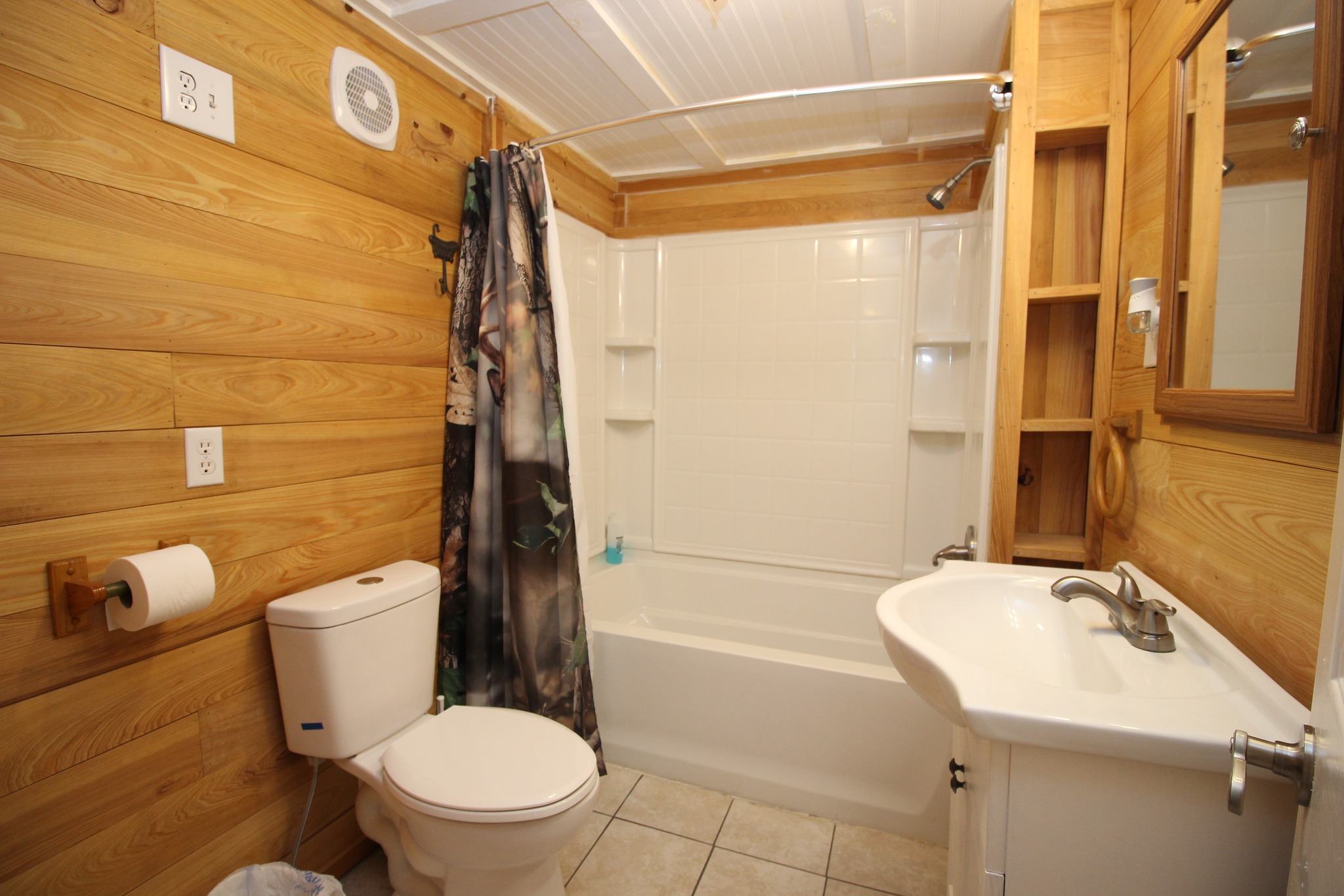 Fishing/Hunting camp on Old River in Mansura La (leased property)