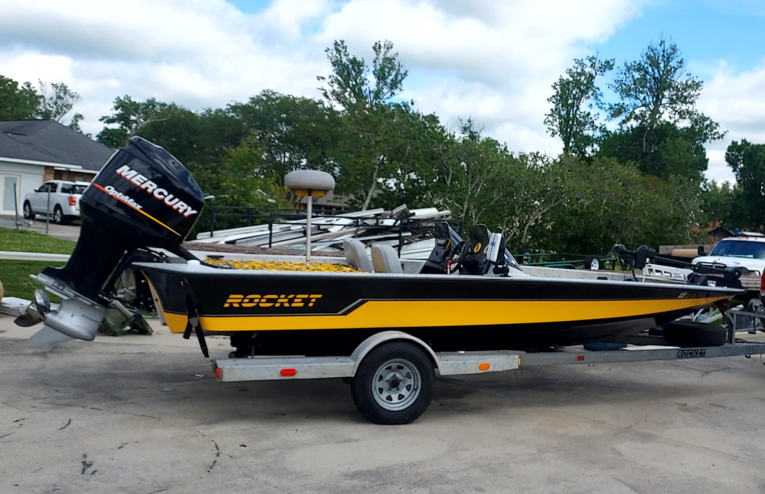 2003 Rocket/Sanders Boat