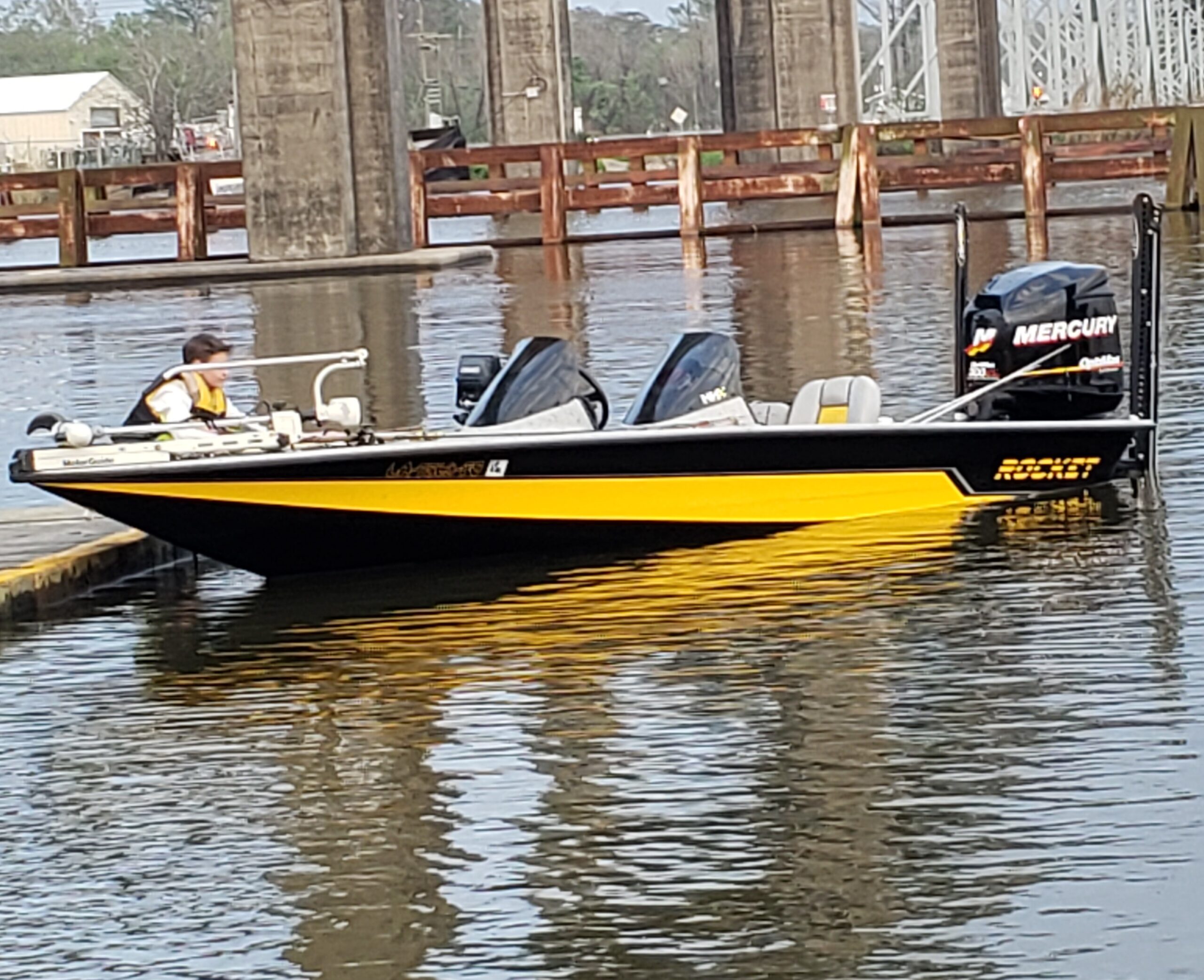 2003 Rocket/Sanders Boat