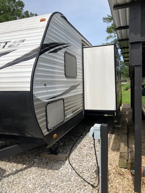 2020 Like New Starcraft Autumn Ridge