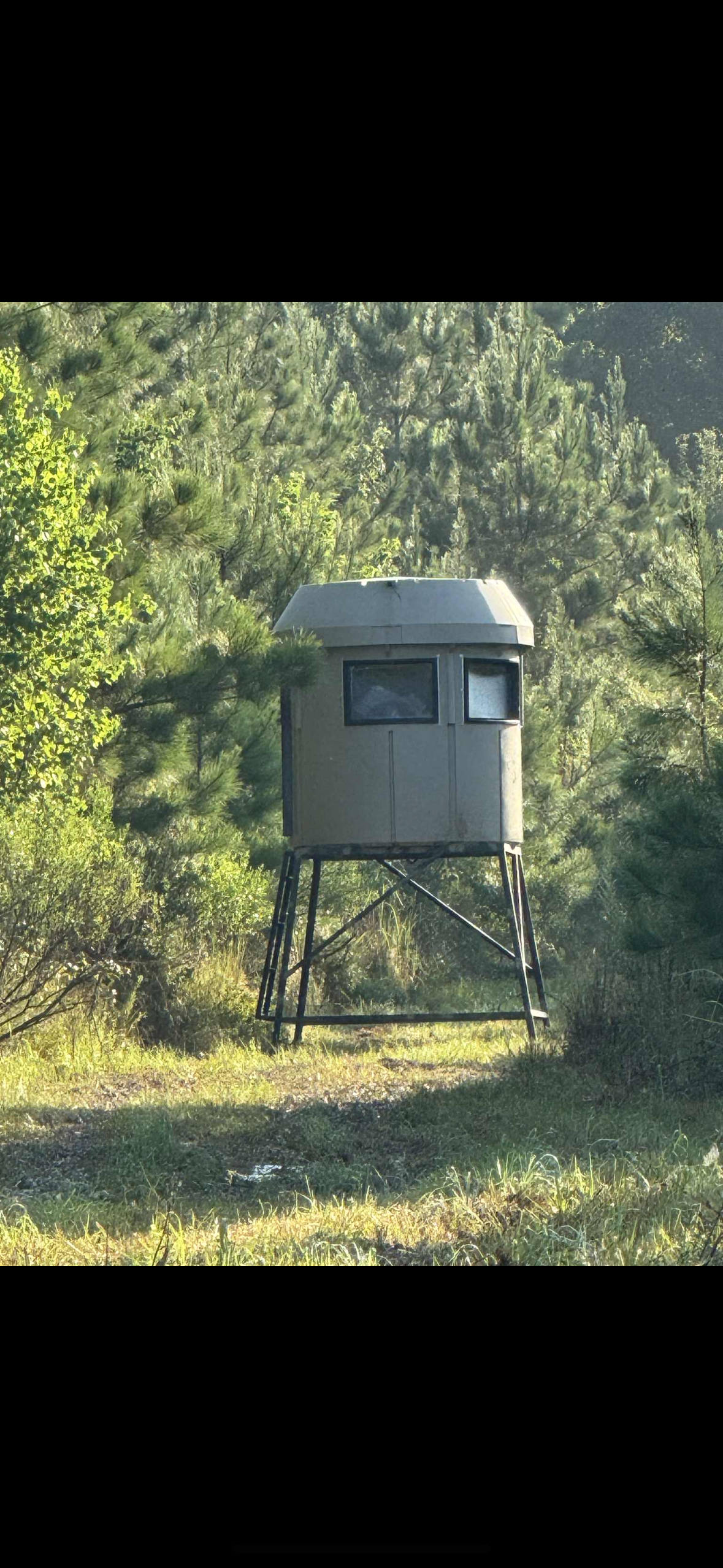 Uncle Dans deer blinds and welded metal bases