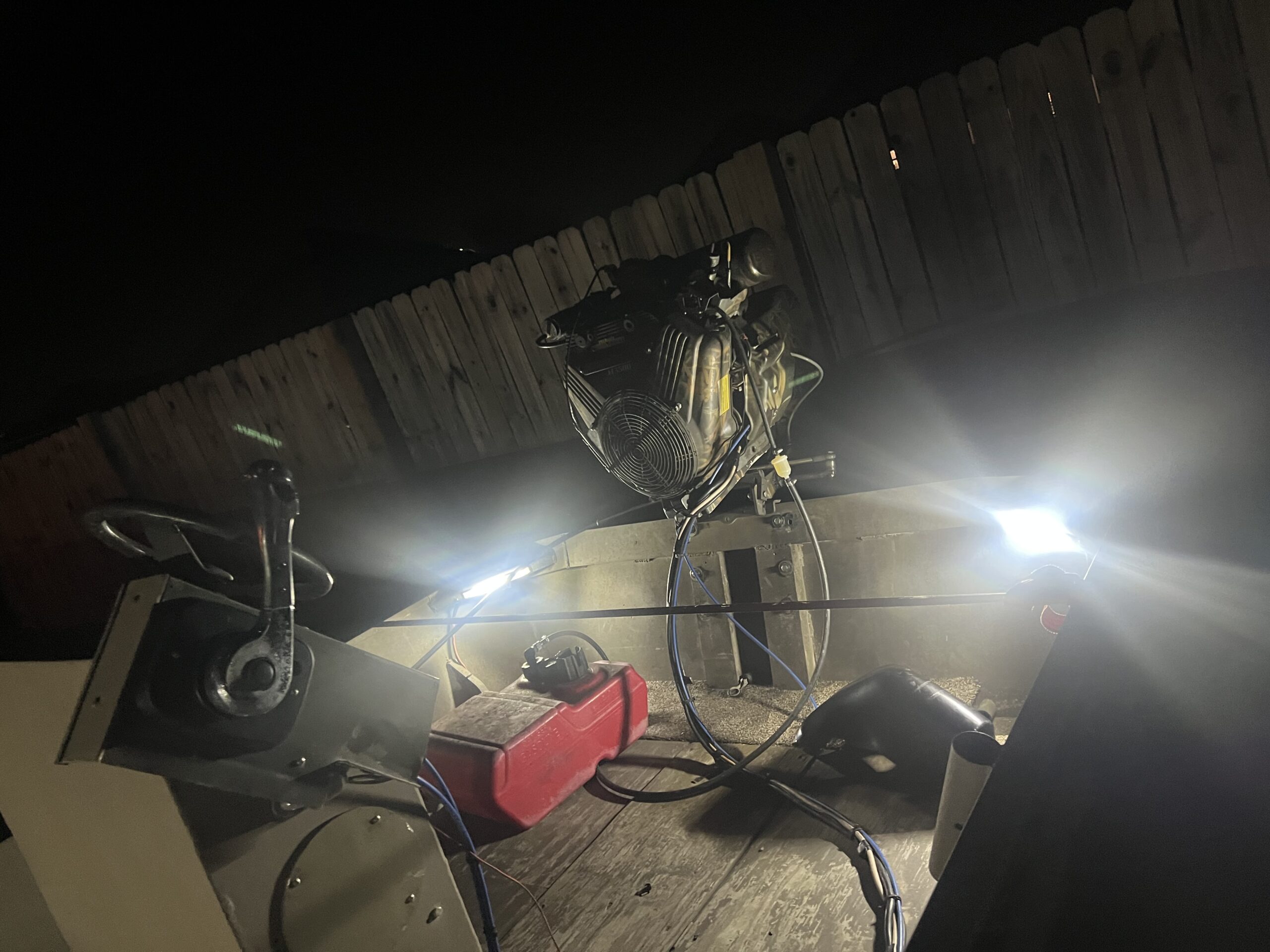 37 hp vanguard / 16’ 48’’ center console boat / Aluminum trailer