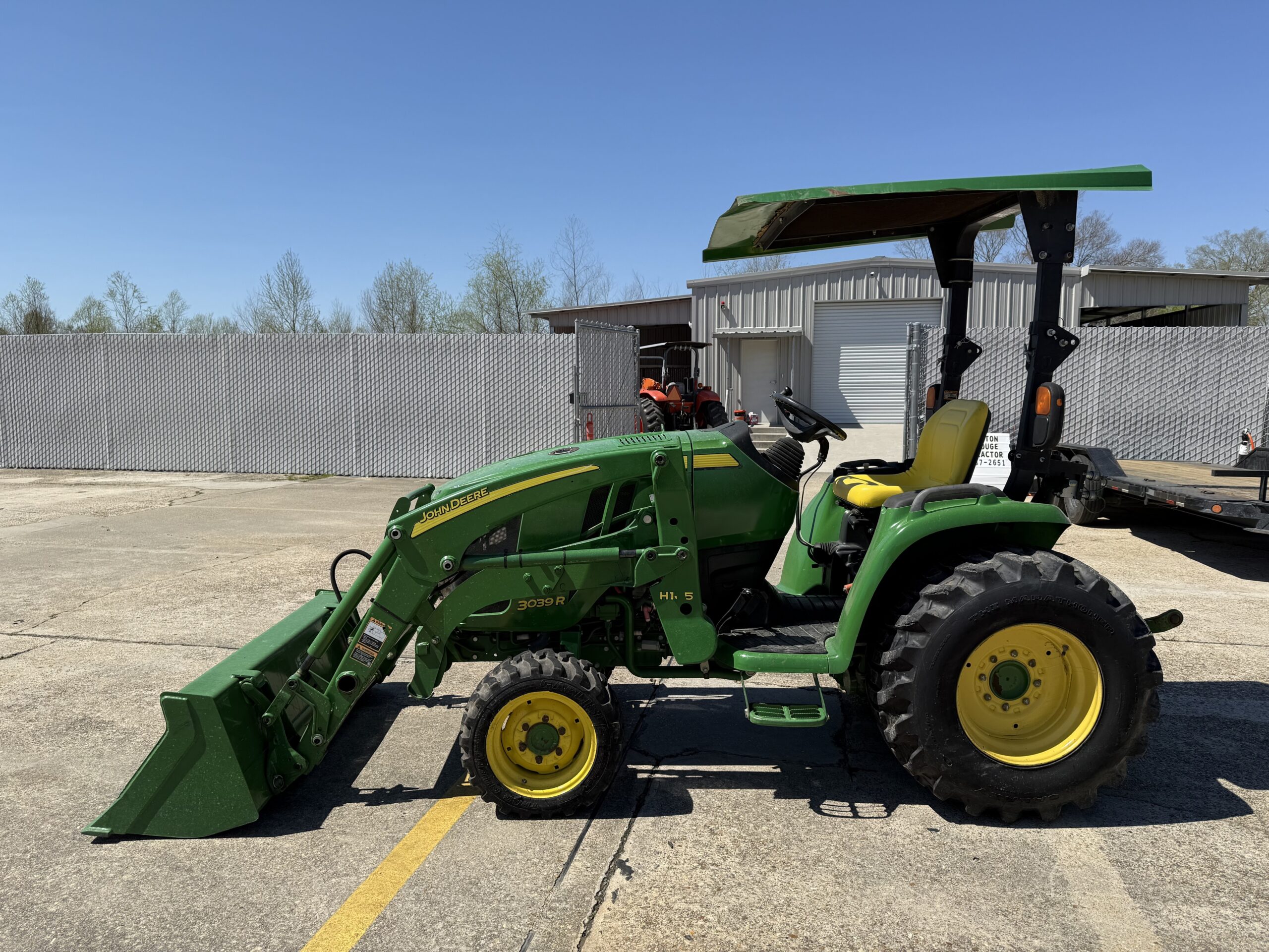 John Deere 3039R Tractor Top Of The Line “R” Series 39HP 4WD Loader E-Hydro Excellent Condition!