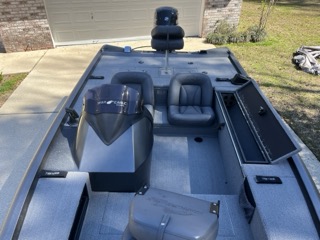 2014 18′ War Eagle Predator