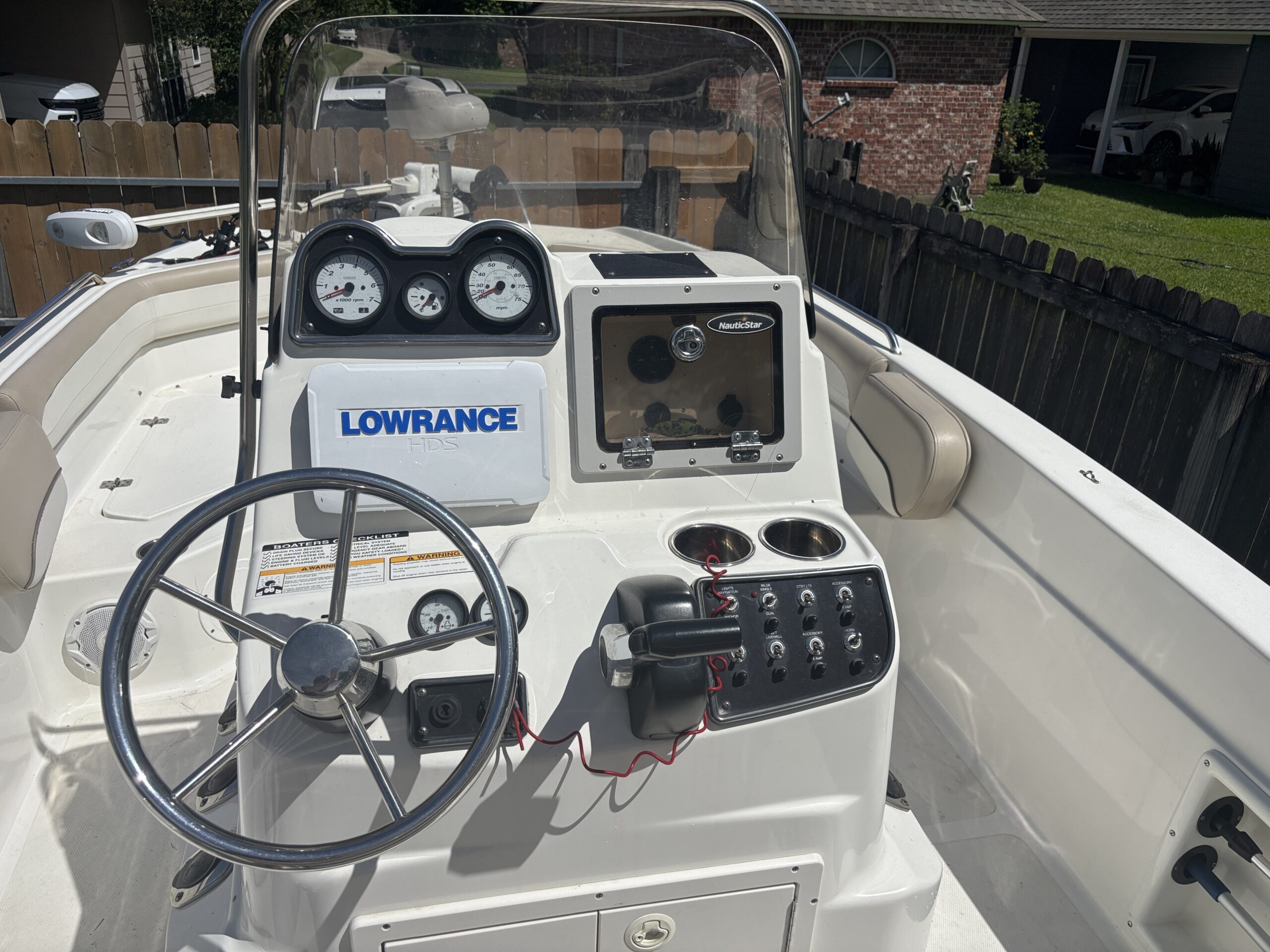 Nautic Star 211 Coastal