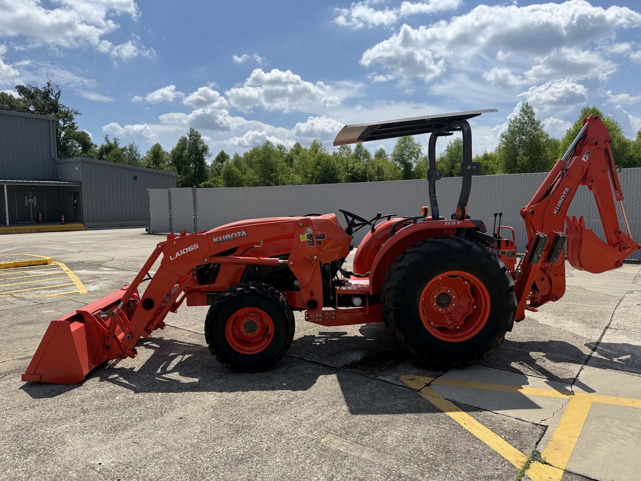 Kubota MX5800 Tractor & Backhoe 63HP 4WD Loader HST 3rd Function Installed Excellent Condition!