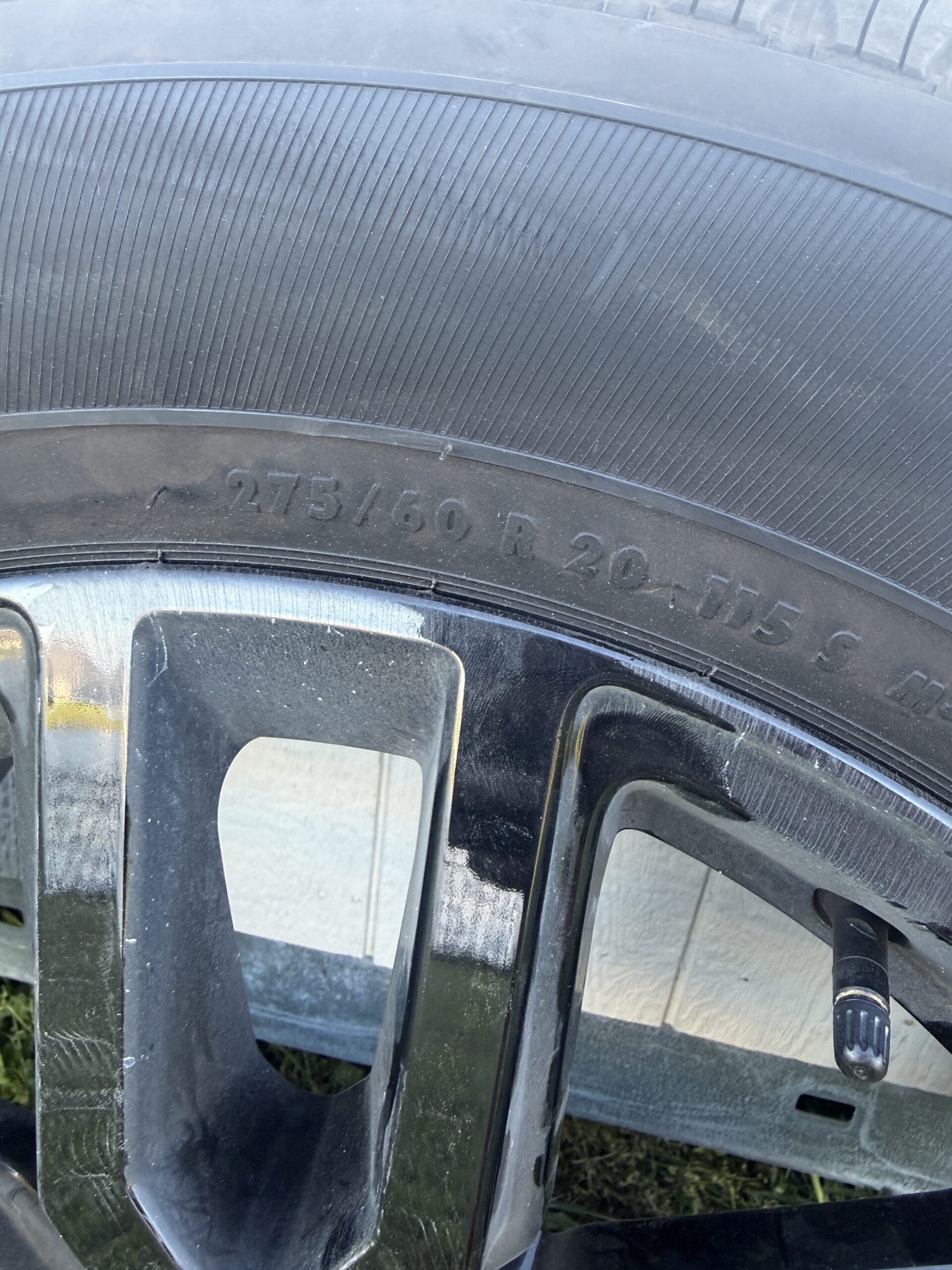 Complete Set of Factory GMC 1500 Sierra Wheels