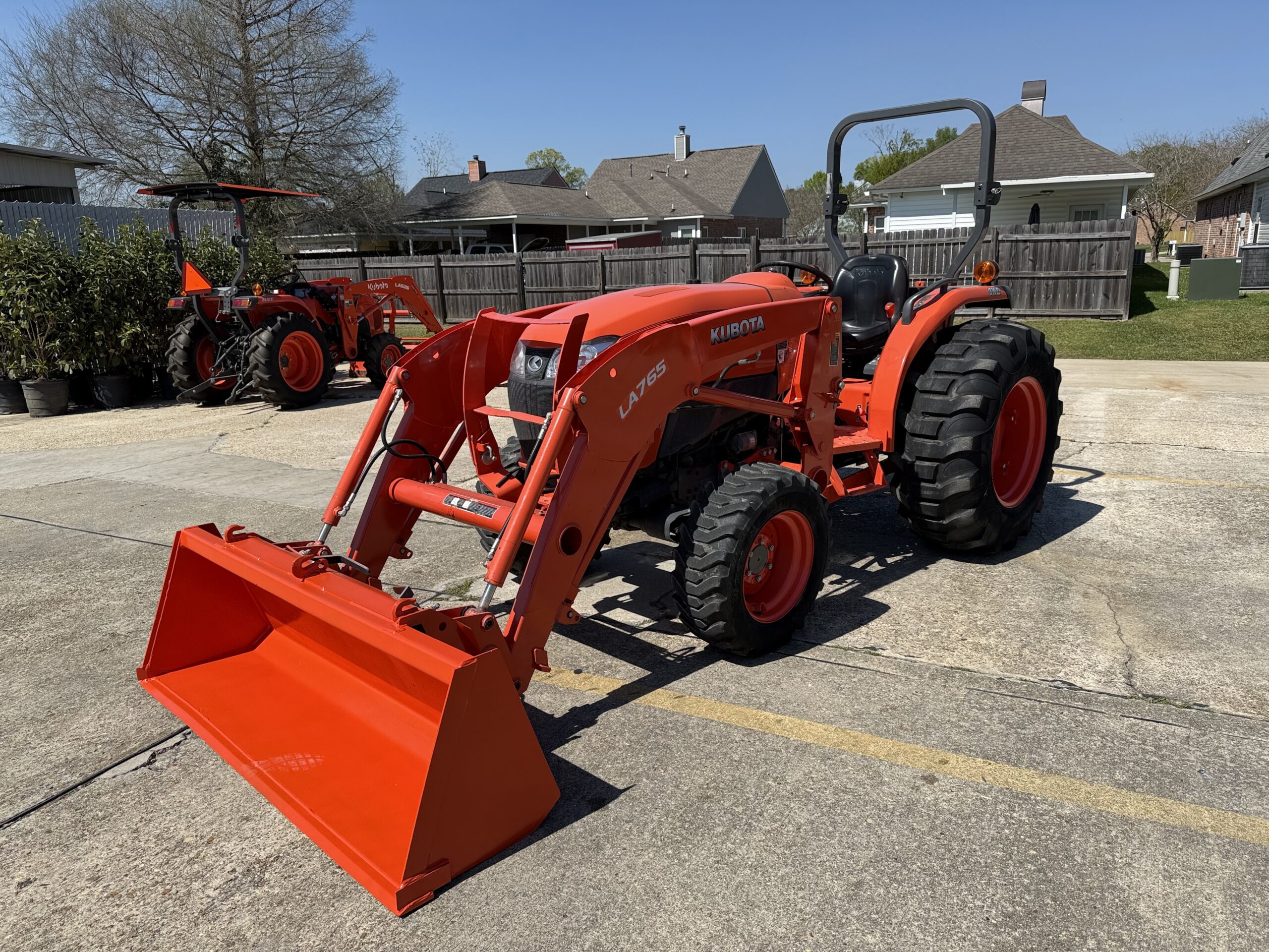 Kubota L4701 Tractor 47HP 4WD Loader Shuttle Excellent Condition!