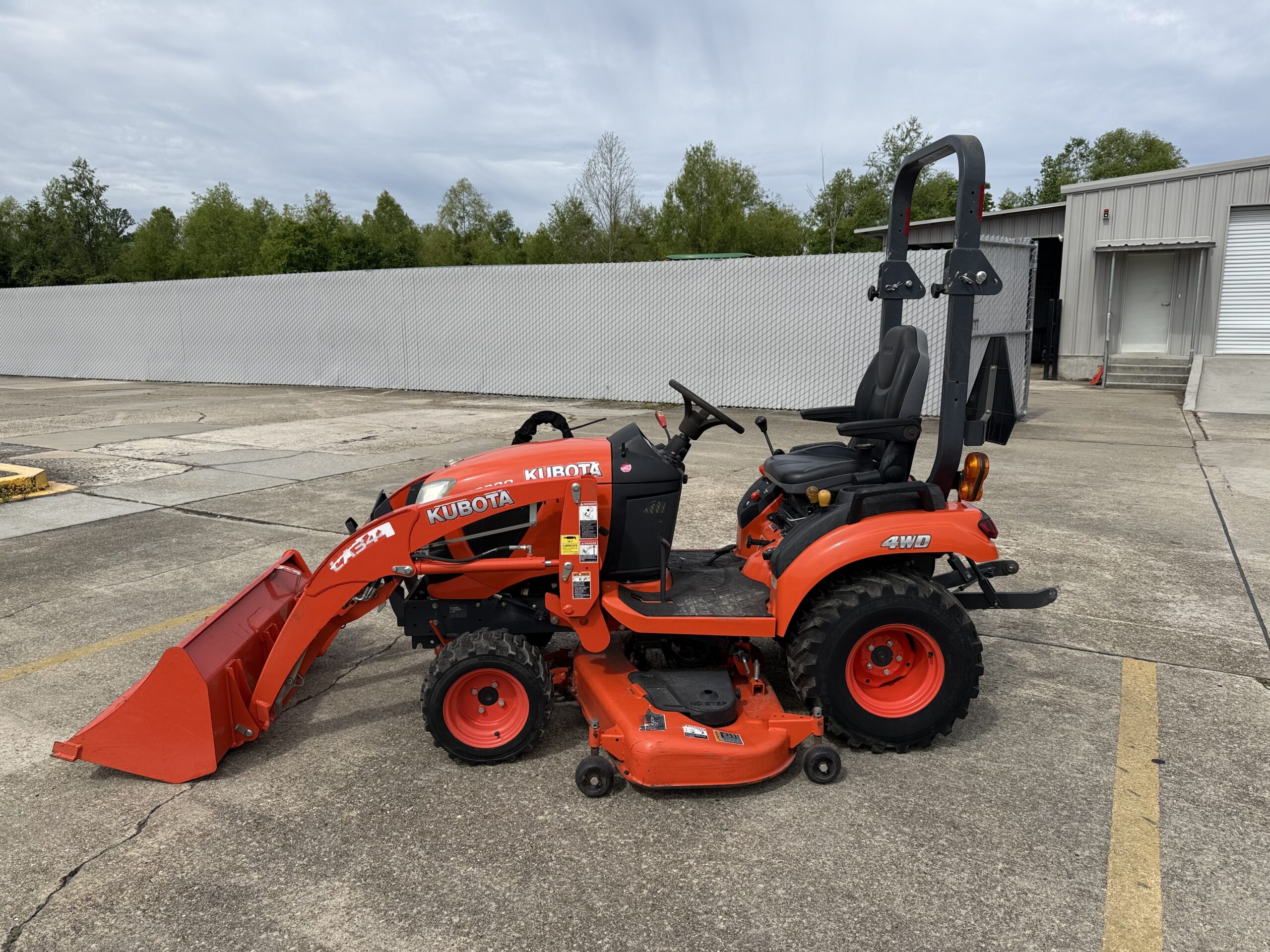 Kubota BX2380 Diesel Tractor 23HP 4WD Loader HST 60′ Belly Mower Only 185 Hours!