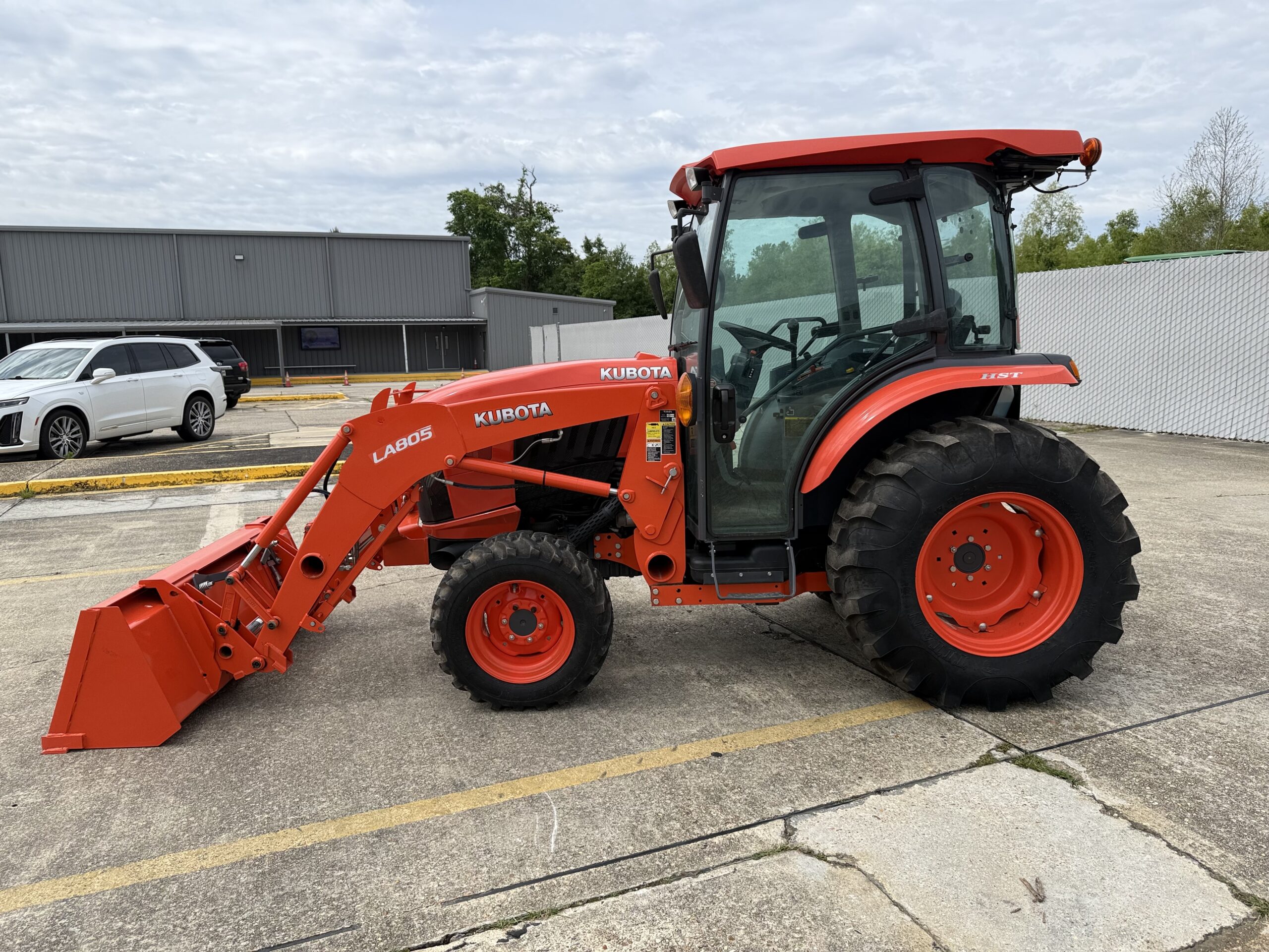 Kubota L4060 CAB/AC Tractor ONLY 14 HOURS! 42HP 4WD Loader HST Like New!