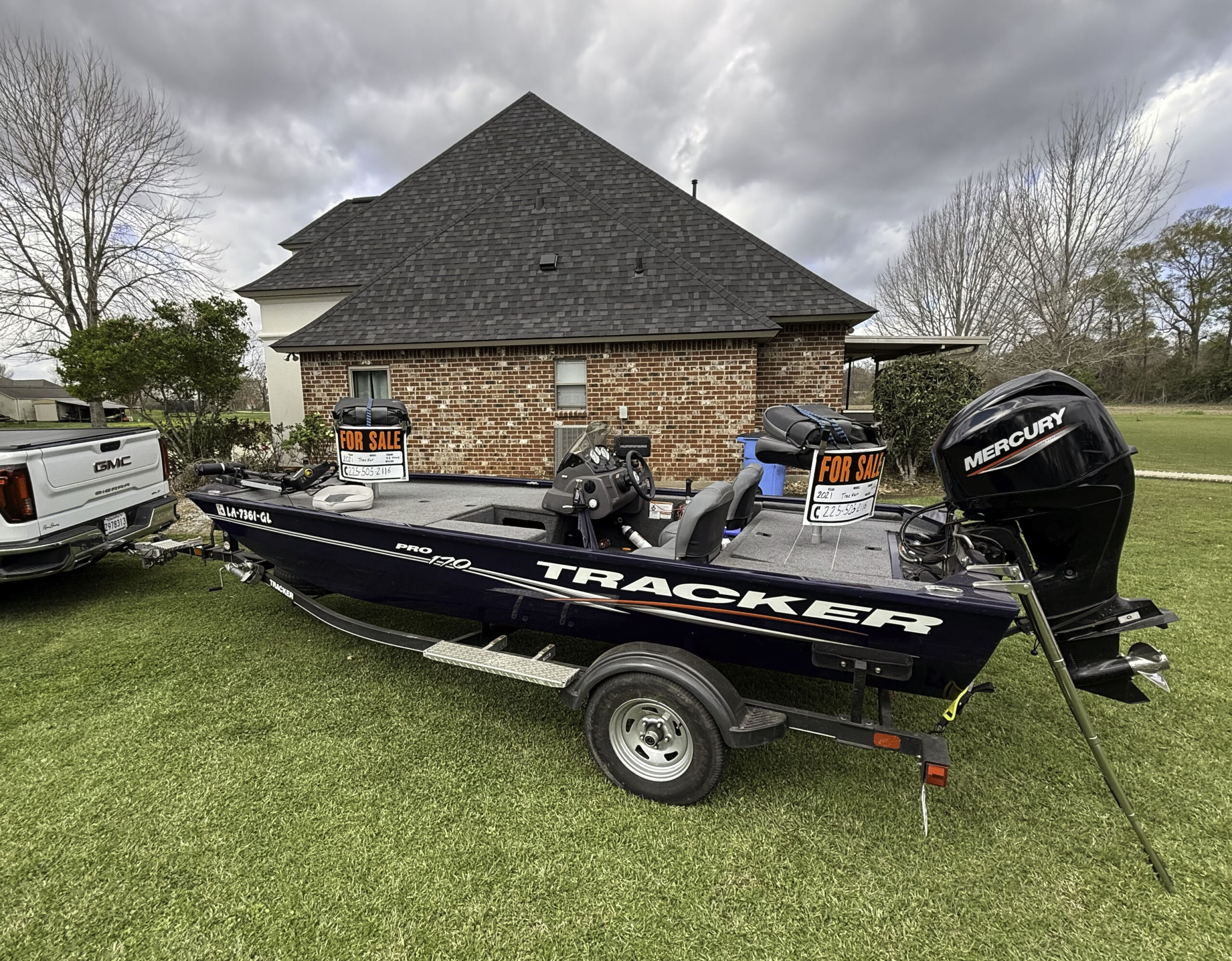 2021 Tracker Pro 170 <45 hours on 50hp mercury 4 stroke motor