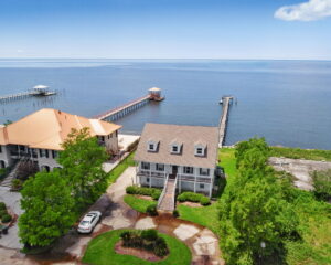3-web-or-mls-509-Carr-Drive-3