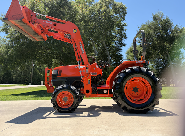 45hp Kubota Tractor-HST
